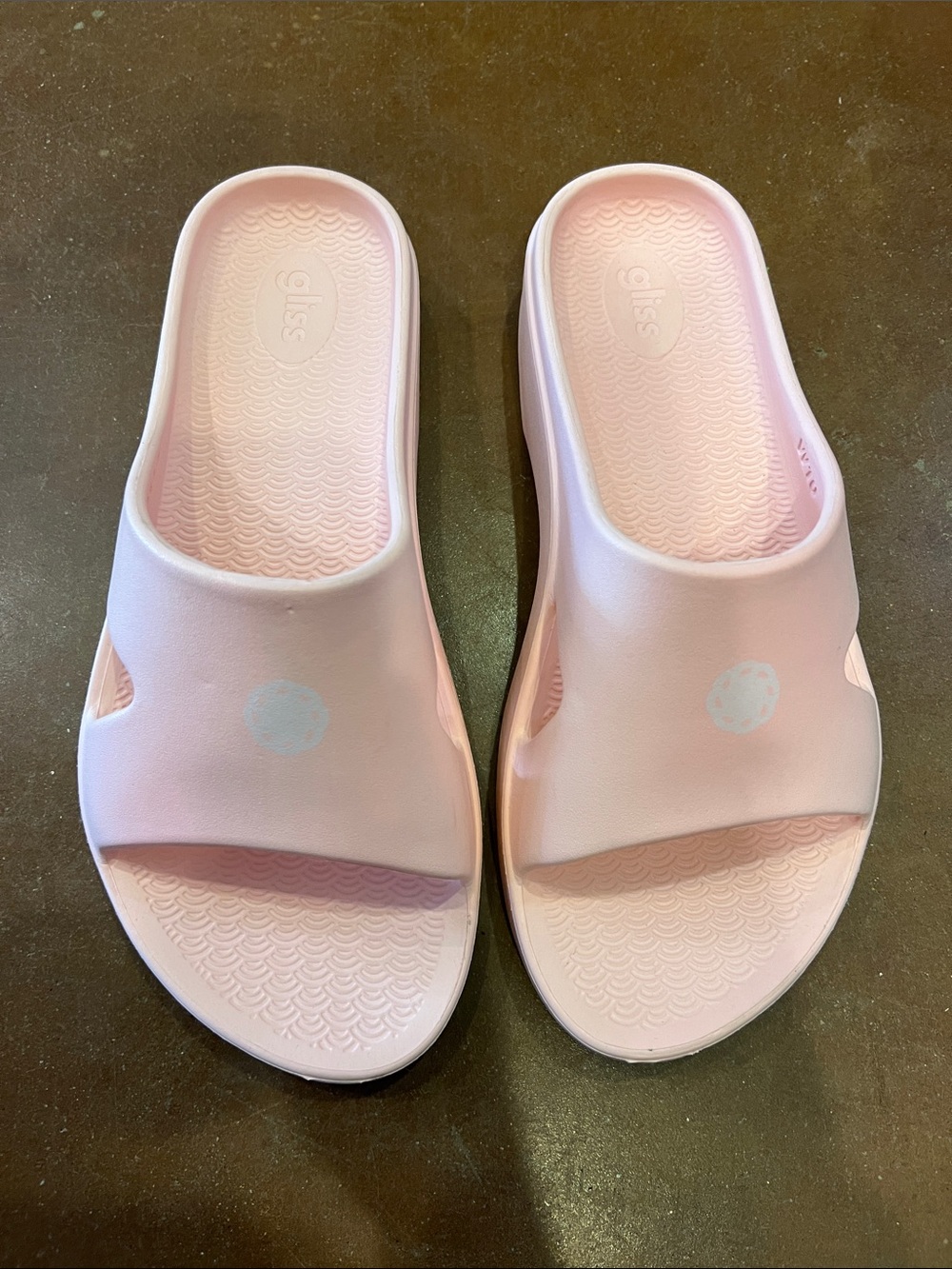 Ballet Pink recovery slides by Gliss